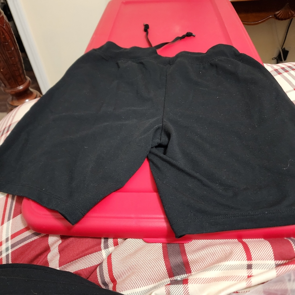 Shorts - Picture 2 of 3
